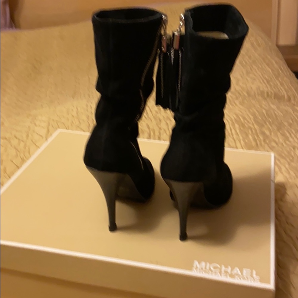 Michael Kors  sued ankle boots. - Picture 3 of 7